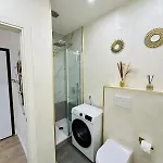 District Flat Διαμέρισμα *