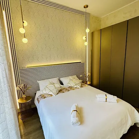 District Flat Apartman